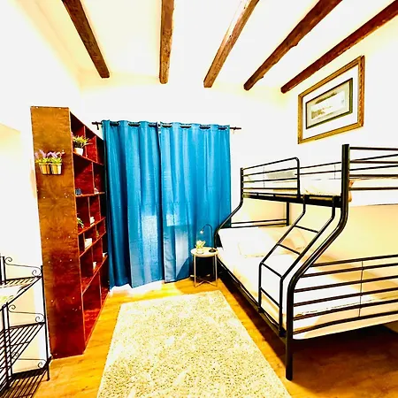 Hostal Art & Joy Pula