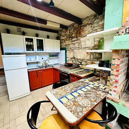 Art & Joy Vandrarhem