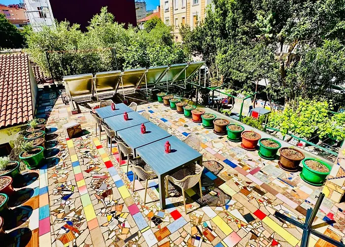 Hostel Art & Joy Πούλα