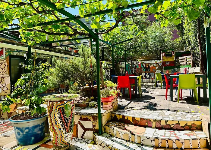 Hostel Art & Joy Πούλα