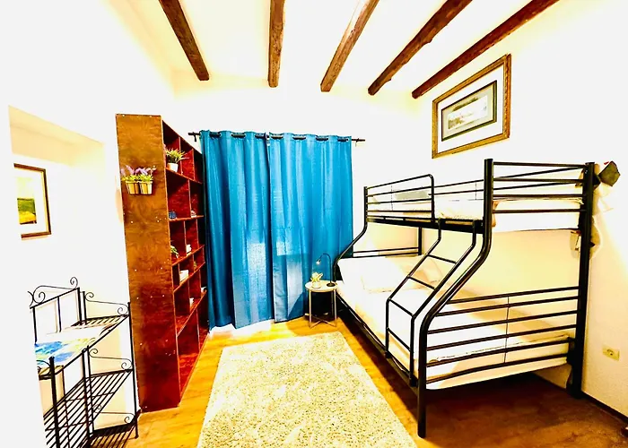 Hostel Art & Joy Pula