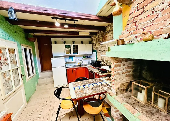 Art & Joy Hostel Pula