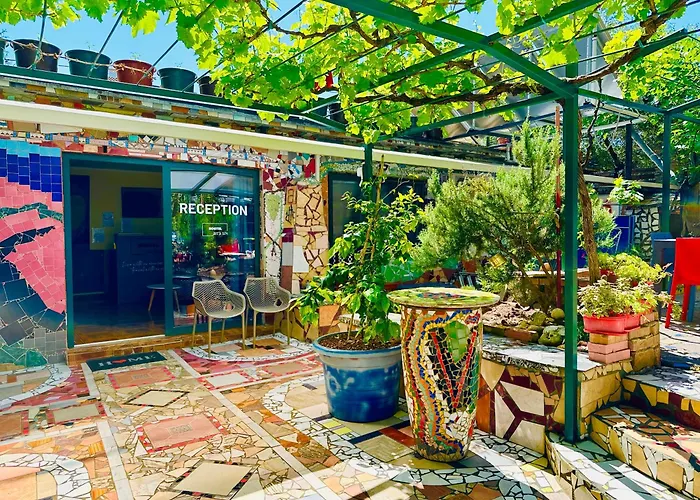 Art & Joy Hostel Póla