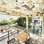 Art & Joy بيت شباب بولا