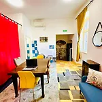 بيت شباب Art & Joy بولا