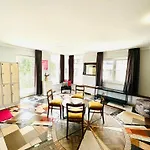 بيت شباب Art & Joy