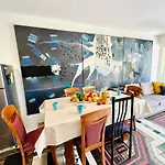 بيت شباب Art & Joy بولا
