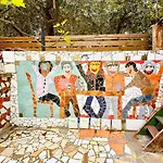 Art & Joy بولا