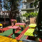 بيت شباب Art & Joy