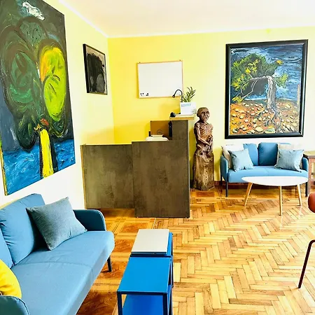 Art & Joy Hostel Póla