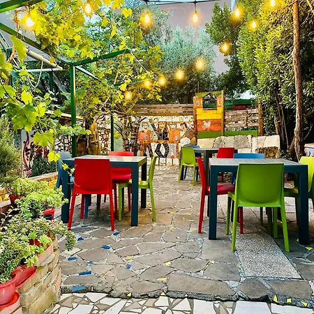 Art & Joy Hostel Póla